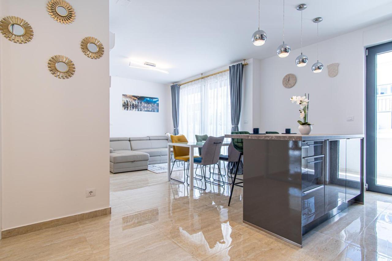 Ledeno More Luxury Apartments Split Exterior foto