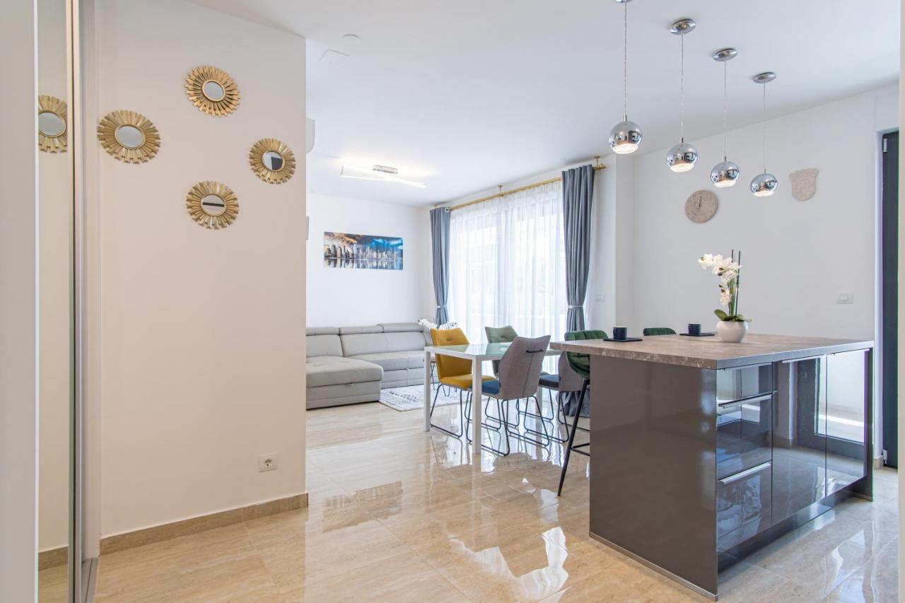 Ledeno More Luxury Apartments Split Exterior foto